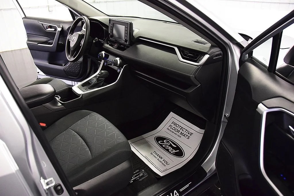 2022 Toyota RAV4 XLE Full Option