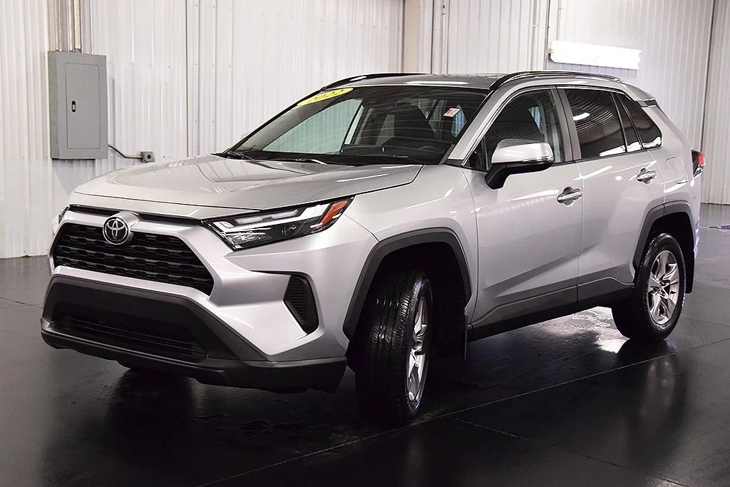 2022 Toyota RAV4 XLE Full Option