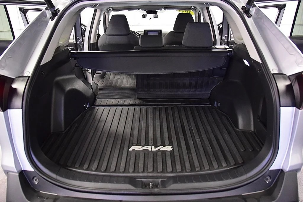 2022 Toyota RAV4 XLE Full Option