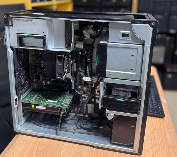 HP Intel Xeon Z640 Workstation PC