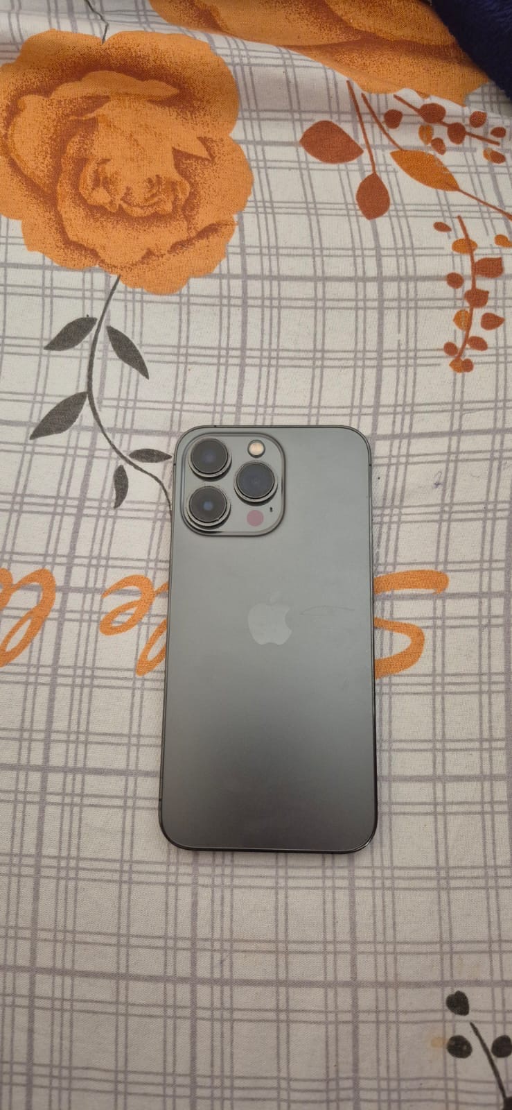 iPhone 13 Pro ,256gb , no box , battery 75%