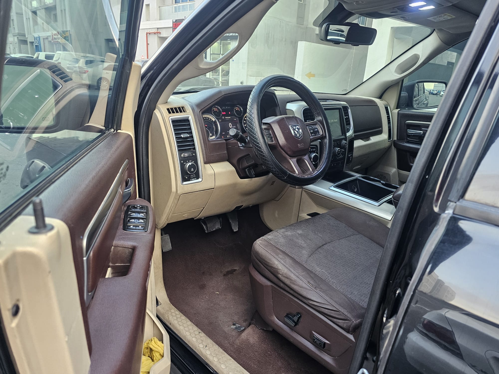 DOGGE RAM HEMI 5.7