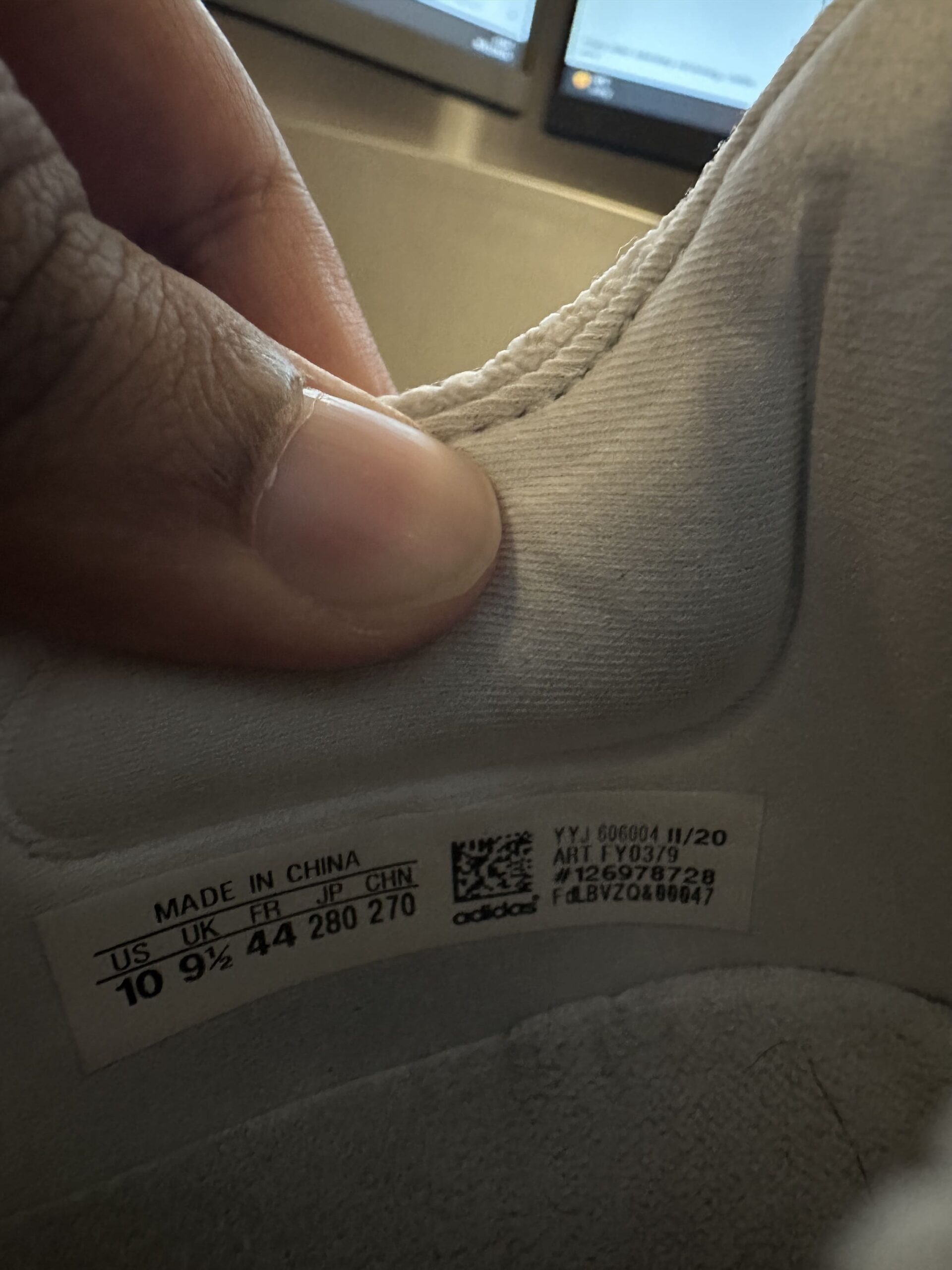 👟 Adidas Ultraboost 21 (White) US 10 / UK 9.5