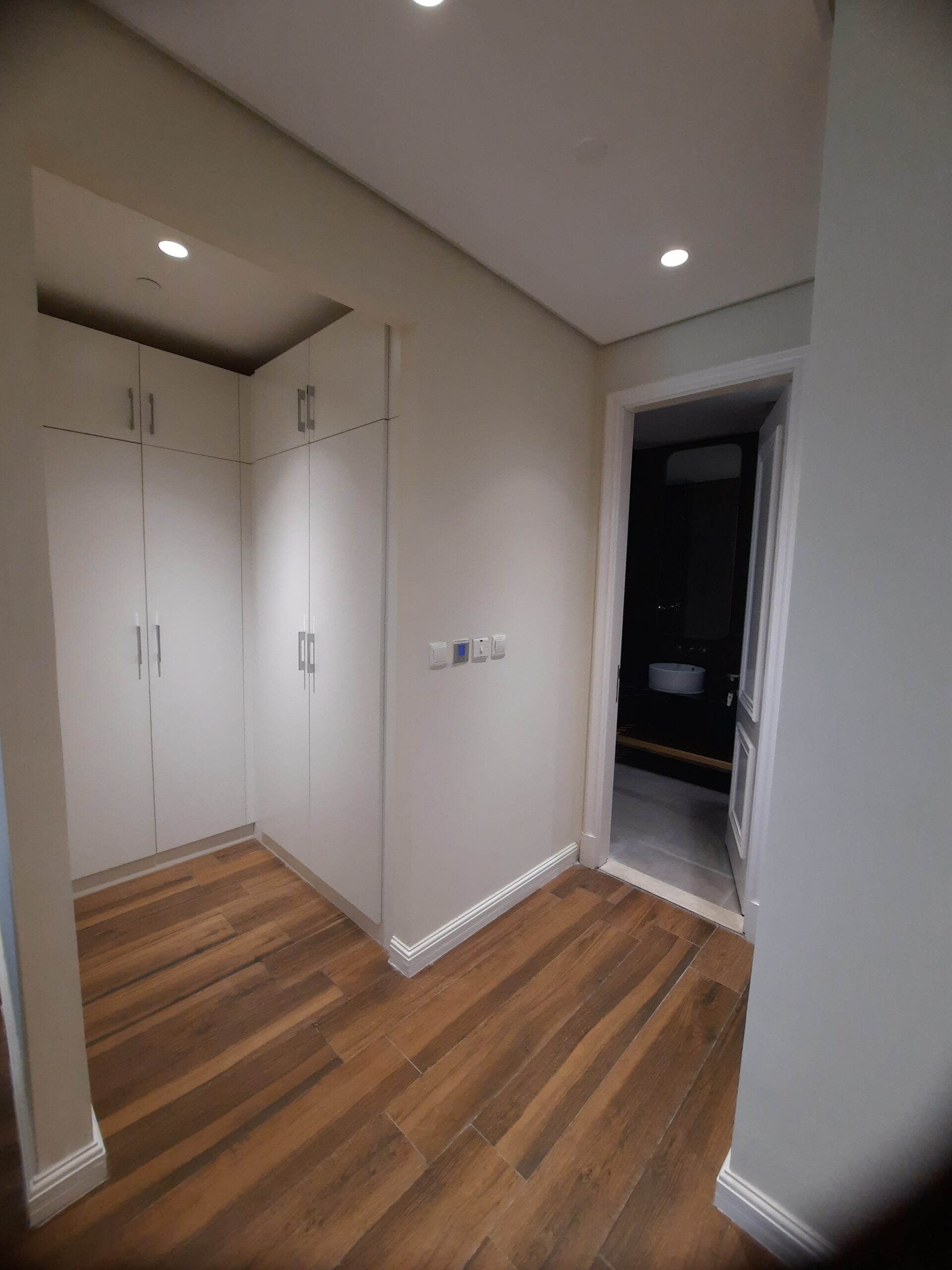 3BR Luxury Flat with Sea View & 6 Balconies