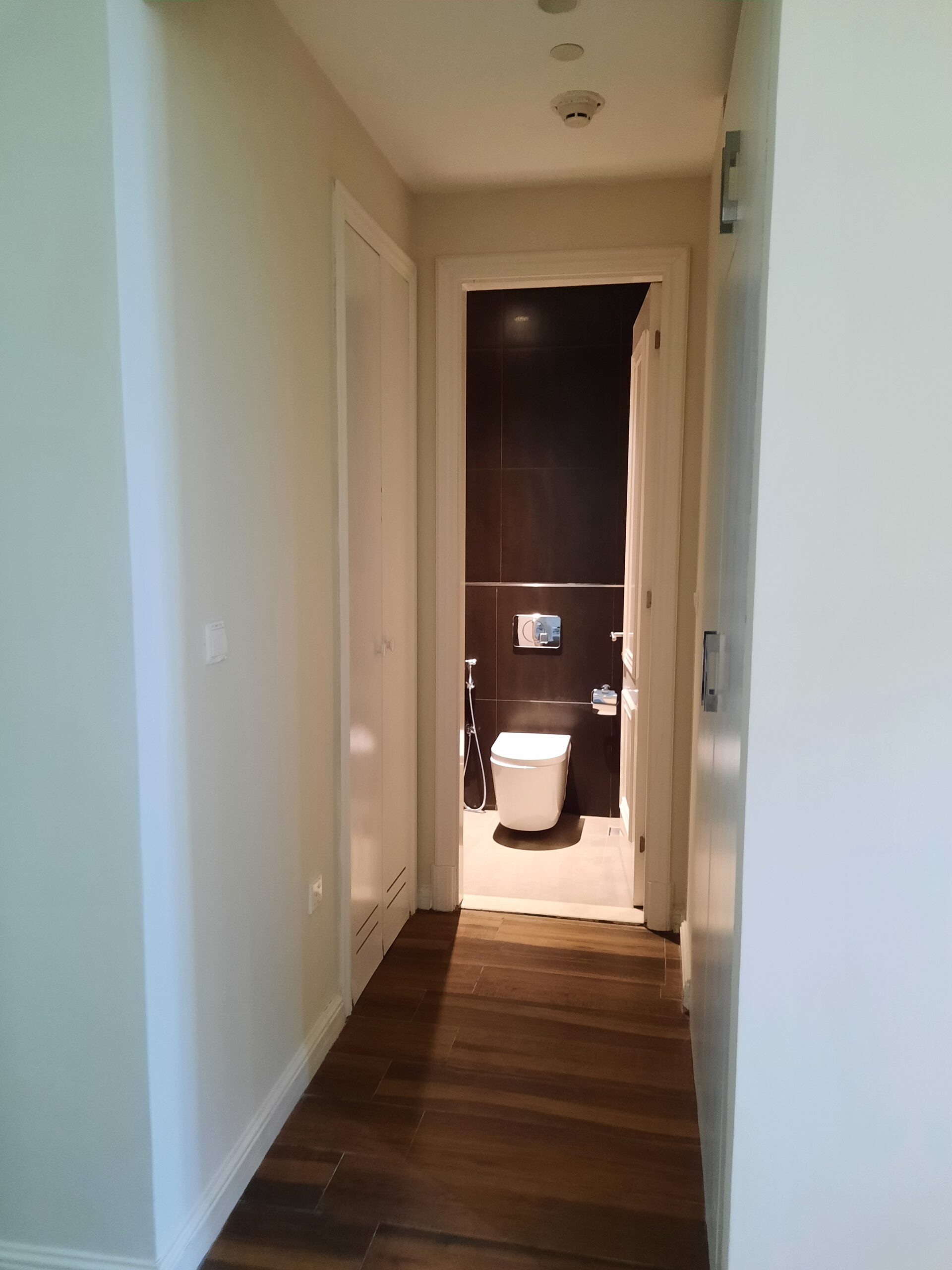 3BR Luxury Flat with Sea View & 6 Balconies