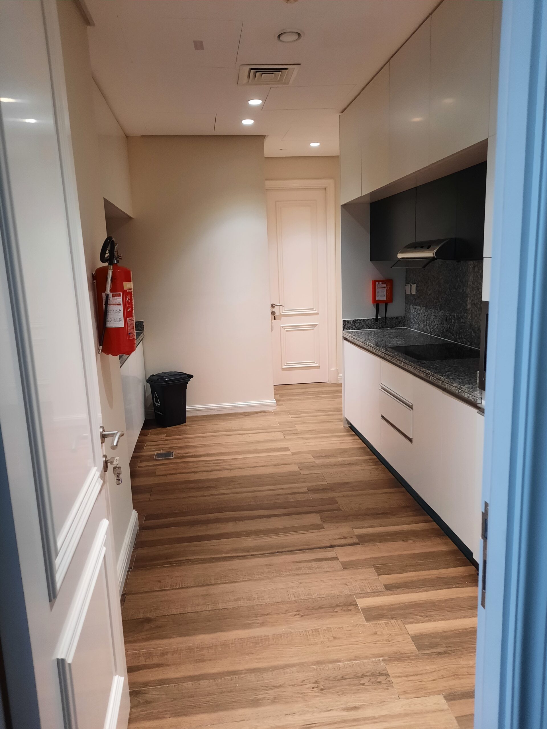 3BR Luxury Flat with Sea View & 6 Balconies