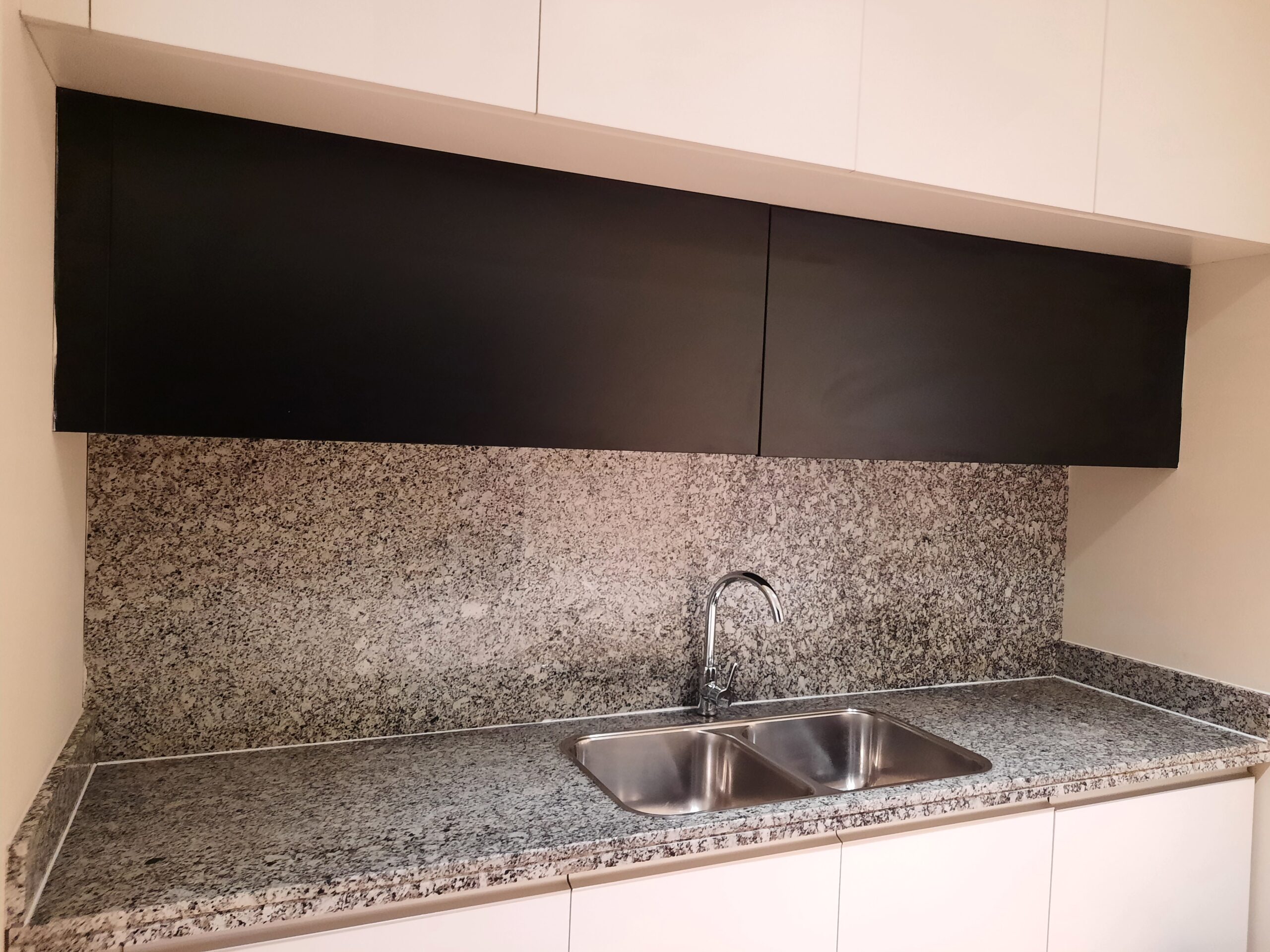 3BR Luxury Flat with Sea View & 6 Balconies