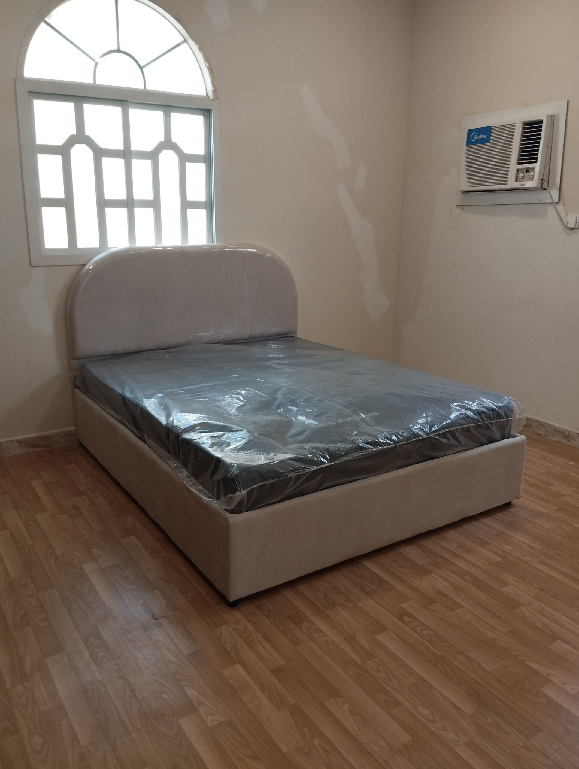 Queen size Devan box bed and spring mattress