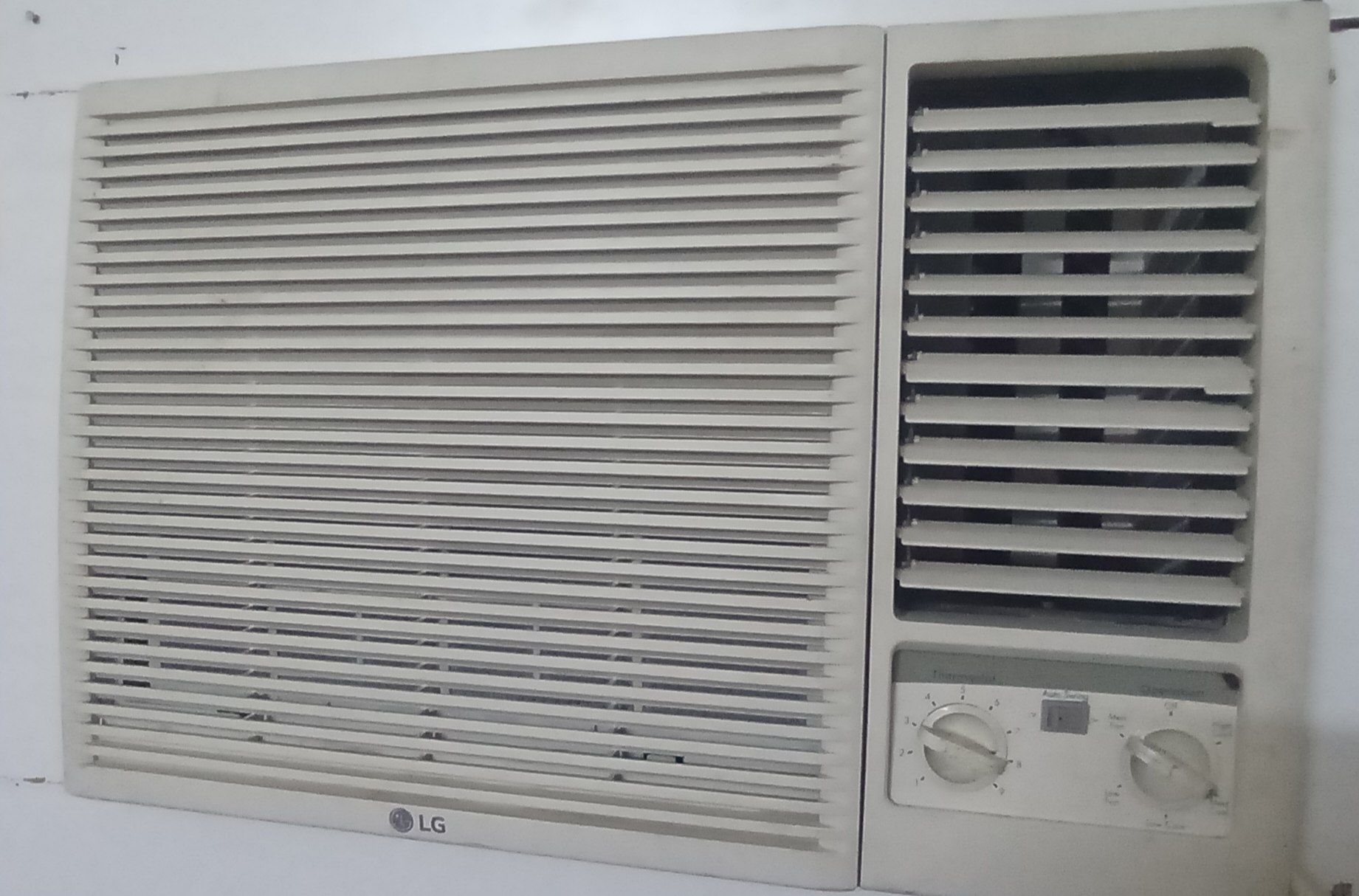 Used good condition window Lg ac sall call